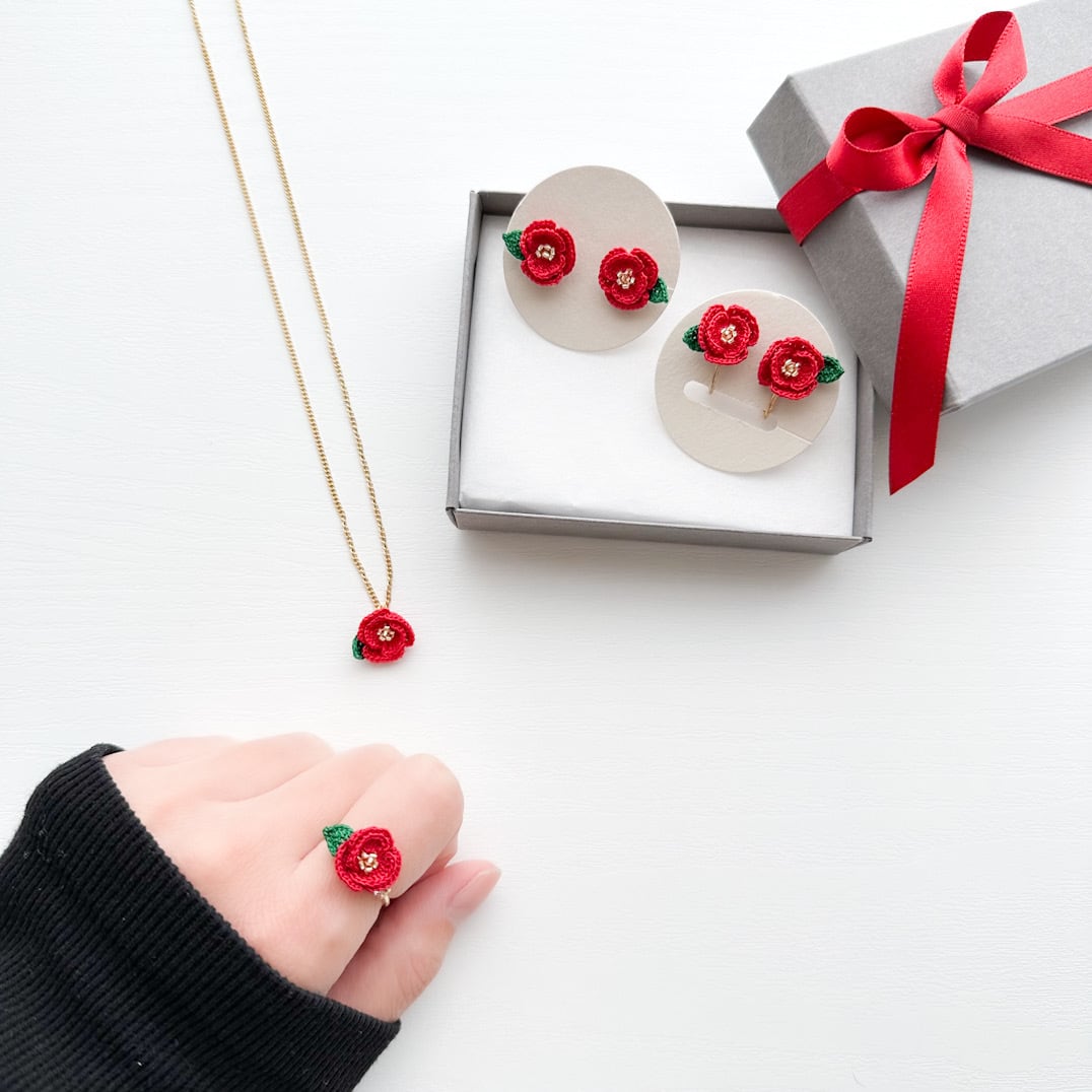 受注製作『 紅ツバキ 』 3点セット  リング/ピアスorイヤリング/ネックレス