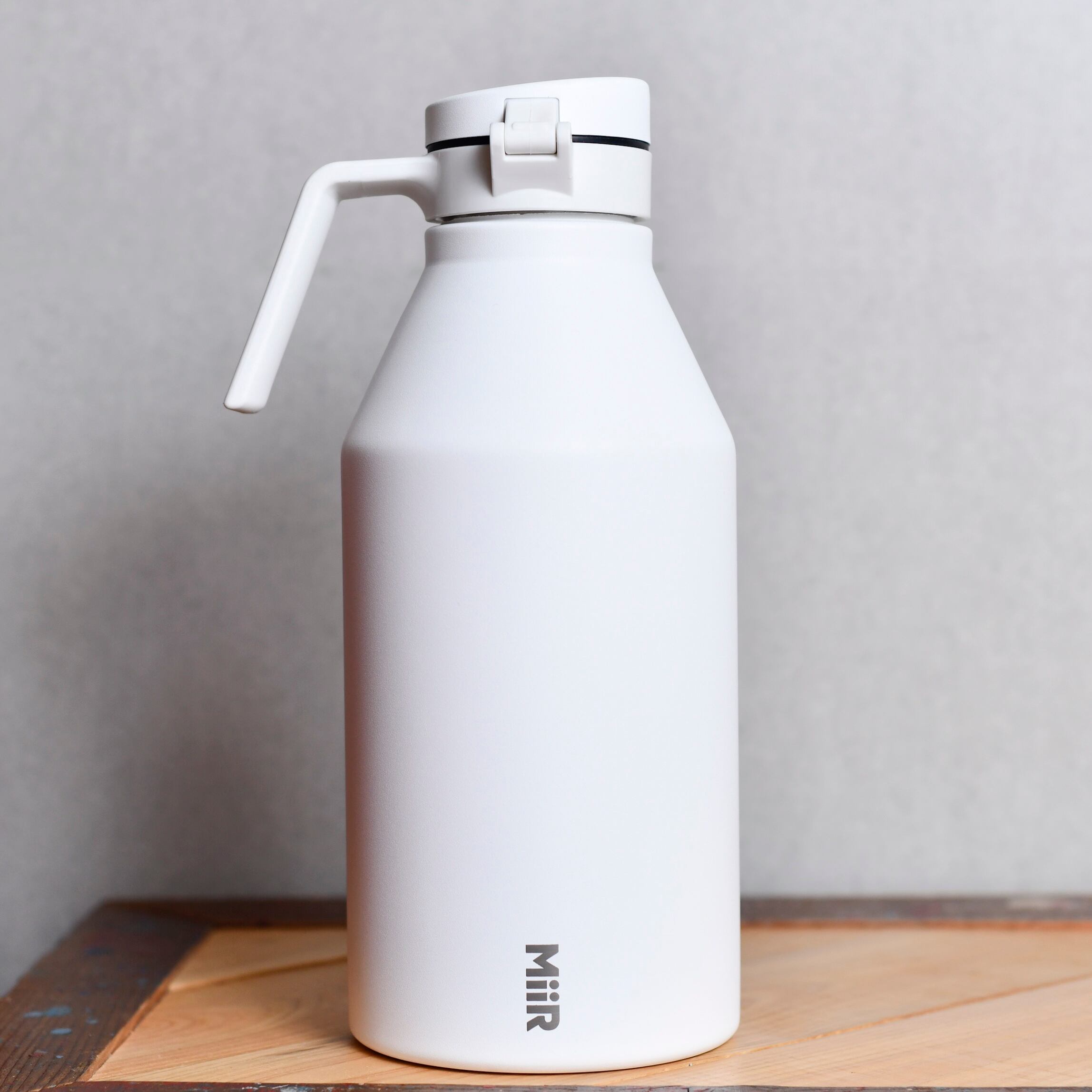 オリジナルグラウラー 64oz（限定デザイン：WHITE） | IN THA DOOR BREWING