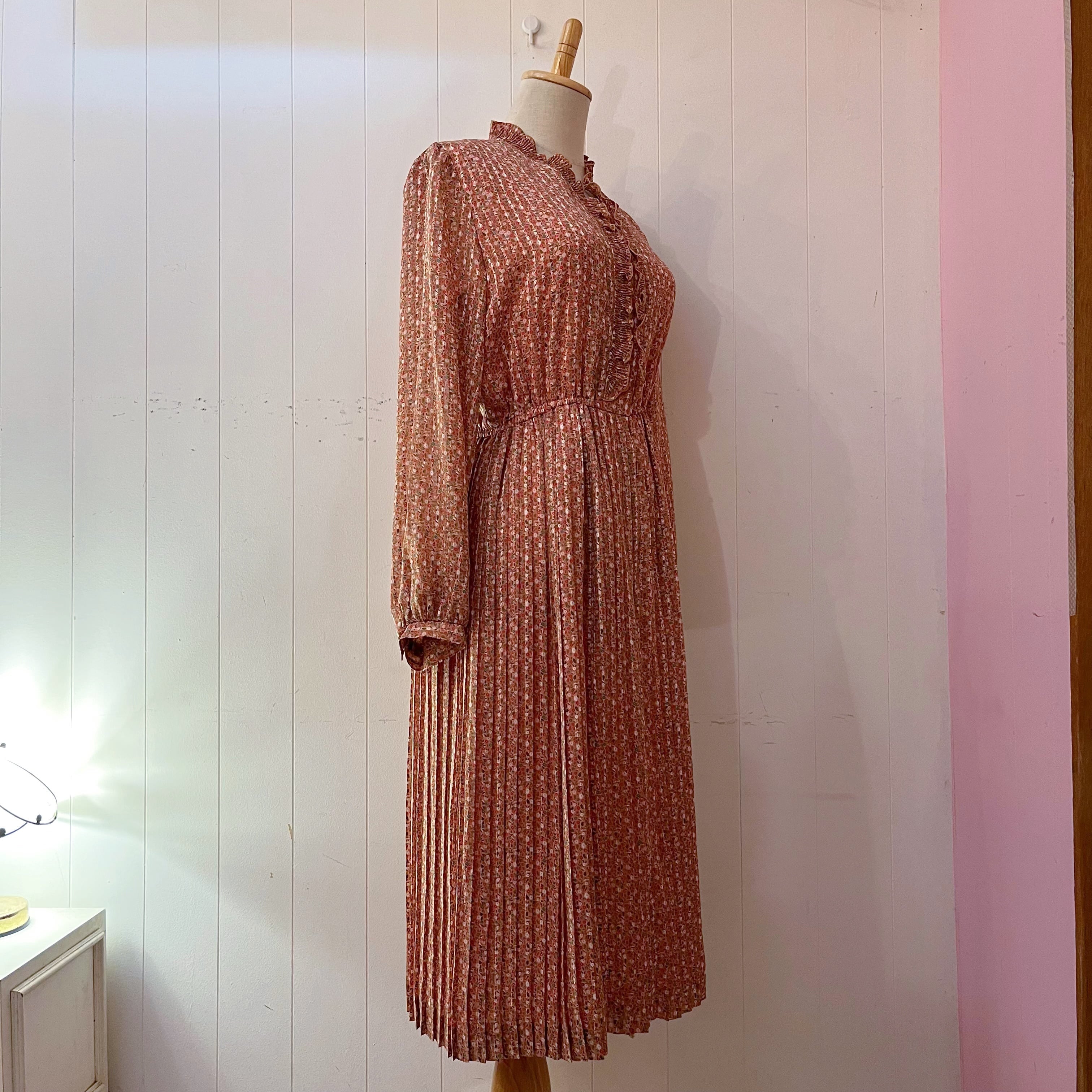 orange mini flower pleats one-piece