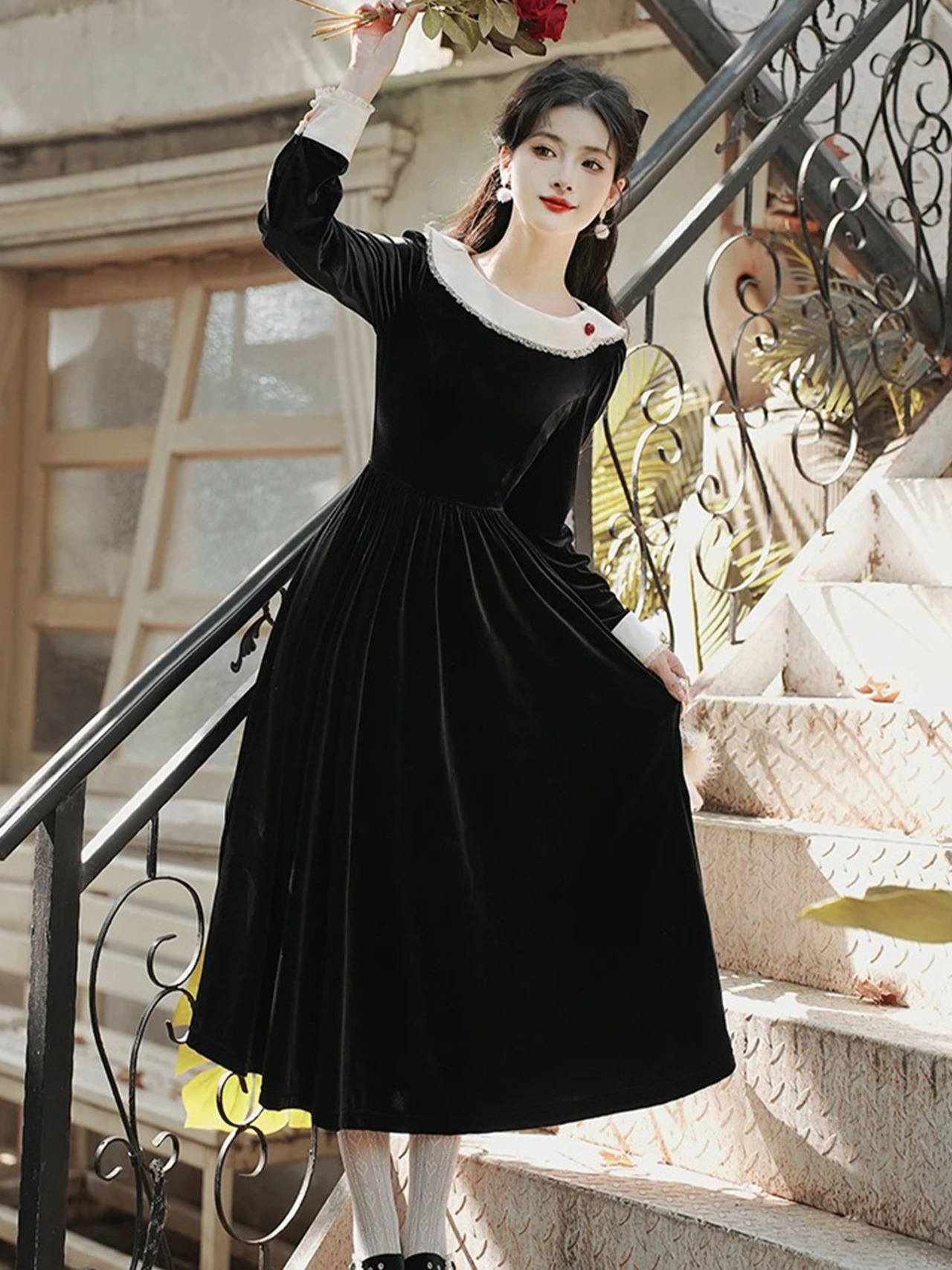 【0102】Retro Black Velvet Long Sleeve Dress
