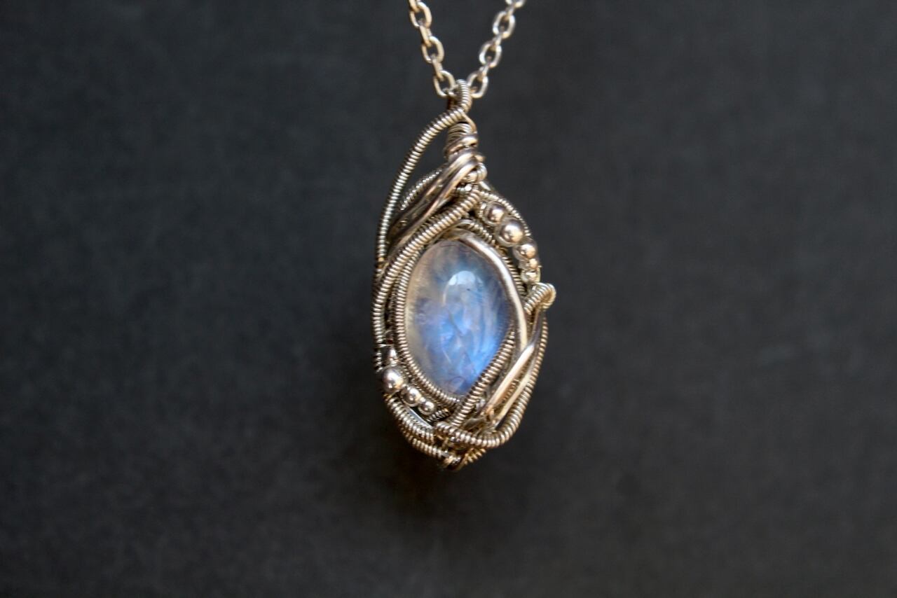 Blue moonstone silver925 wire wrapping  pendant