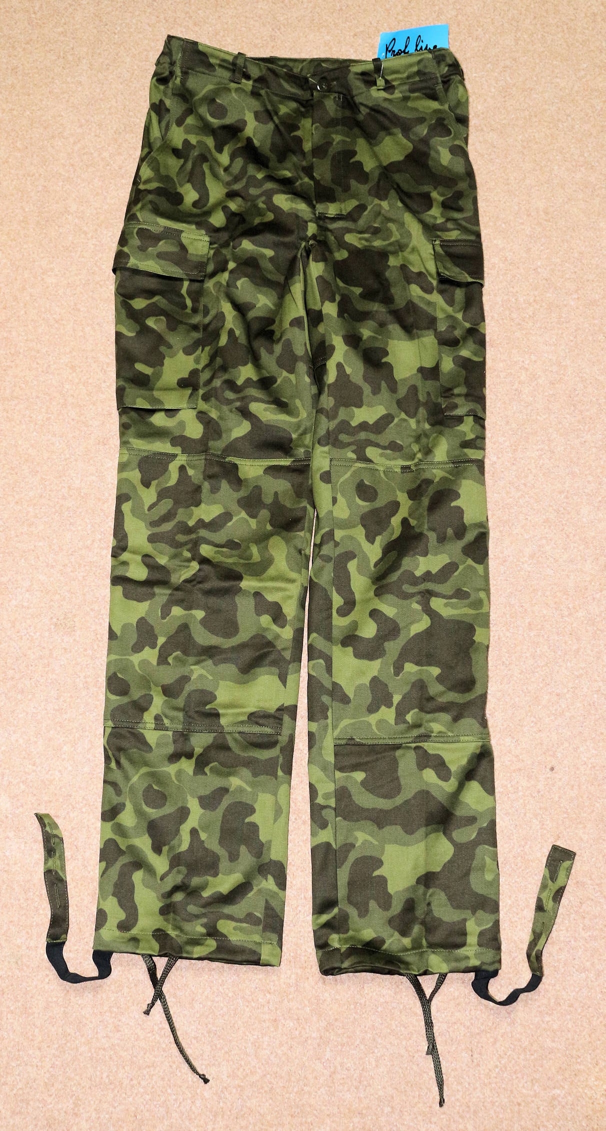 お宝 激レア 新品タグ付き エストニア軍用 迷彩ジャケット パンツ 1式