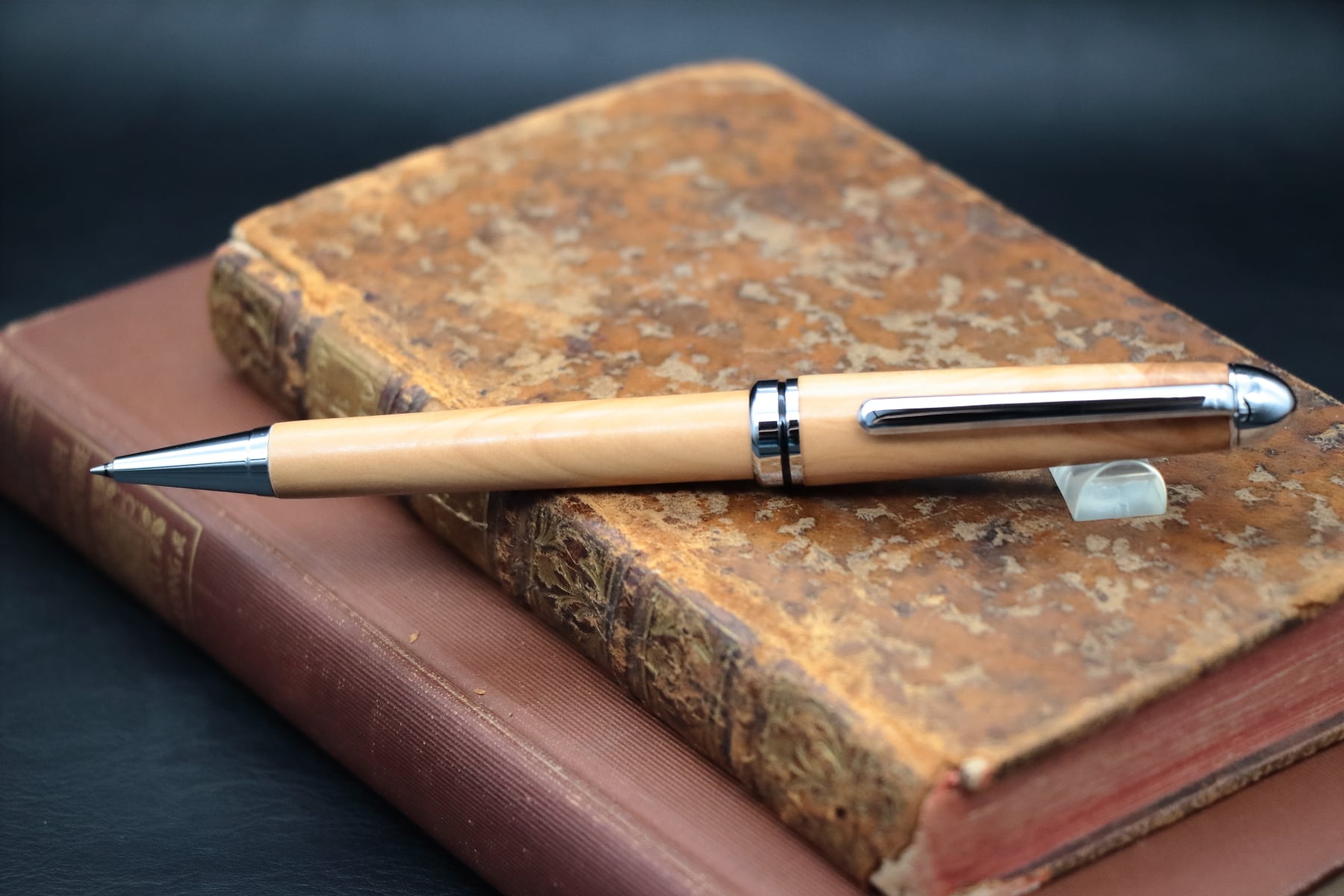 世界最古の果物 りんごの木/林檎・Horizon」木軸ボールペン Viriditas