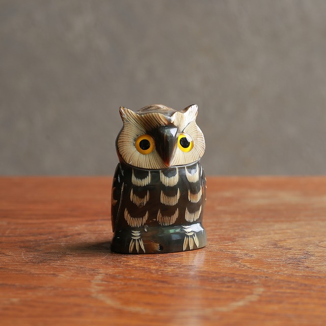 水牛の角で作られたフクロウ 3