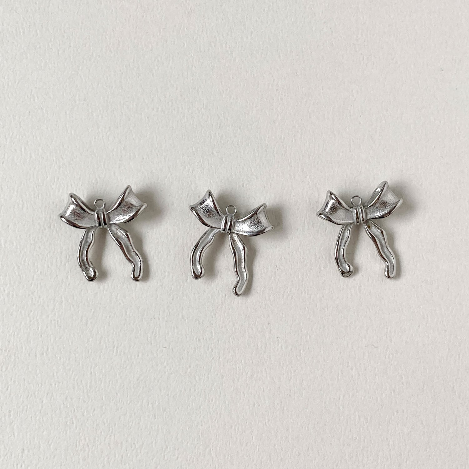 立体リボンのステンレスチャーム