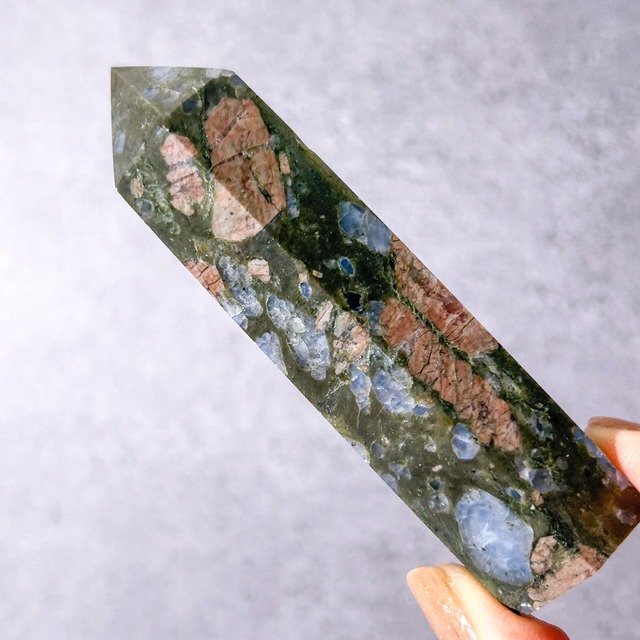 ケセラストーン　クマ カービング ＊ Que Sera Stone ＊ 天然石