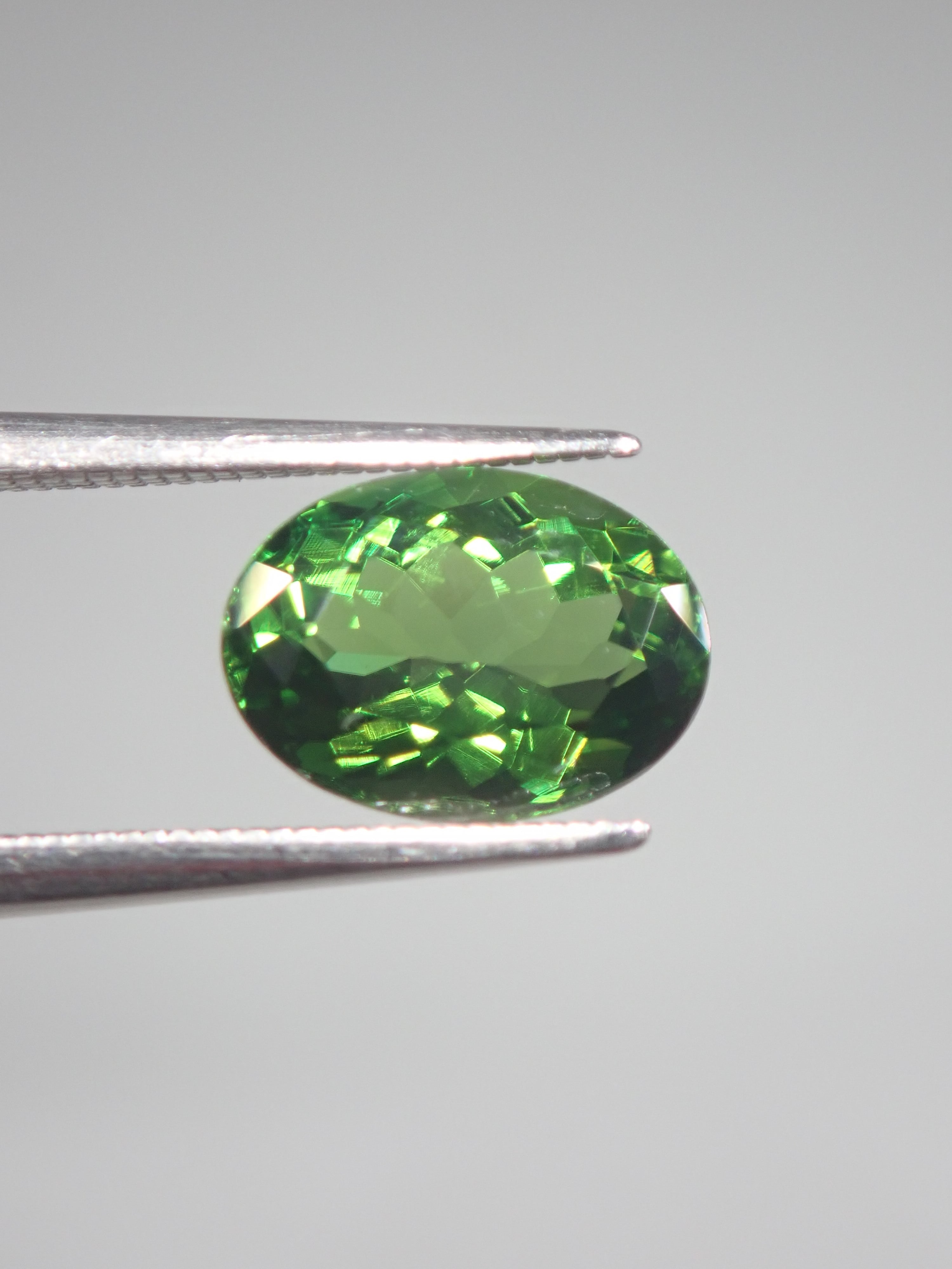 △三角に蛍光ペアシェイプローズカットダイヤモンド 0.292ct ルース