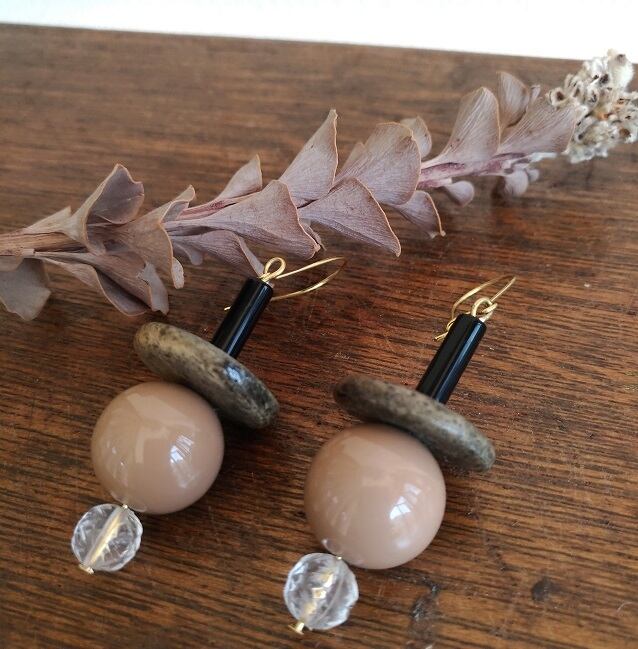 【SALE】ストーン風パーツのピアス