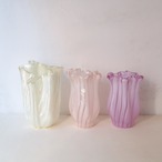 ベビーピンクのひらひら花瓶