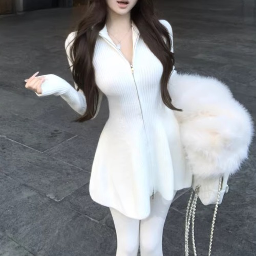 2色／ジップアップフレアニットワンピ ・73882