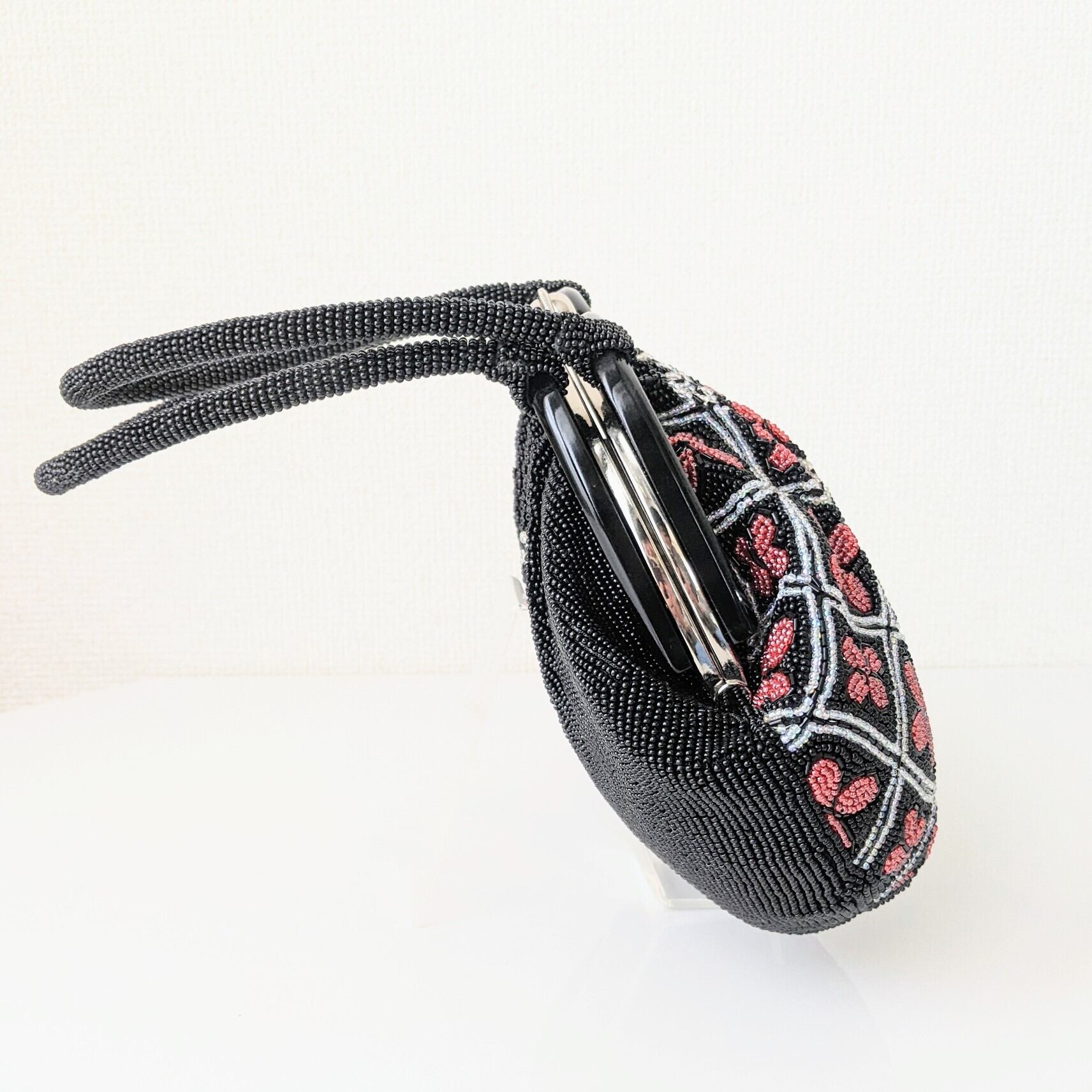 vintage】ビーズ刺繍バッグ 草履セット パーティーバッグ 黒×赤 vintage】ビーズ刺繍バッグ 草履セット パーティーバッグ 黒×赤
