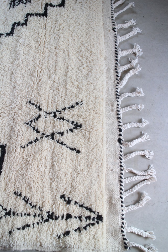Moroccan rug BeniOurain 314×226cm　No281