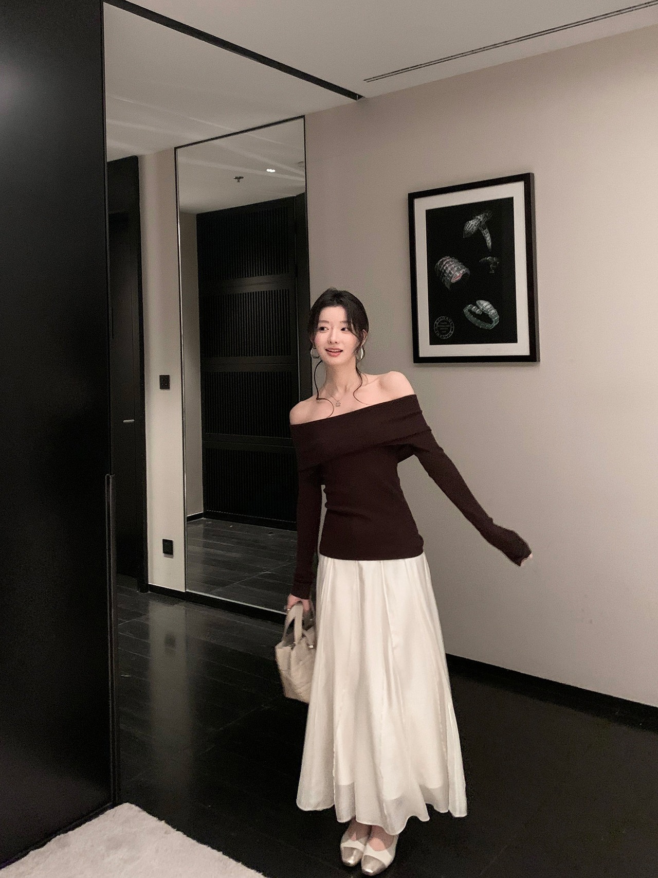 Glossy Material Pleated Flare Long Skirt【H00072】