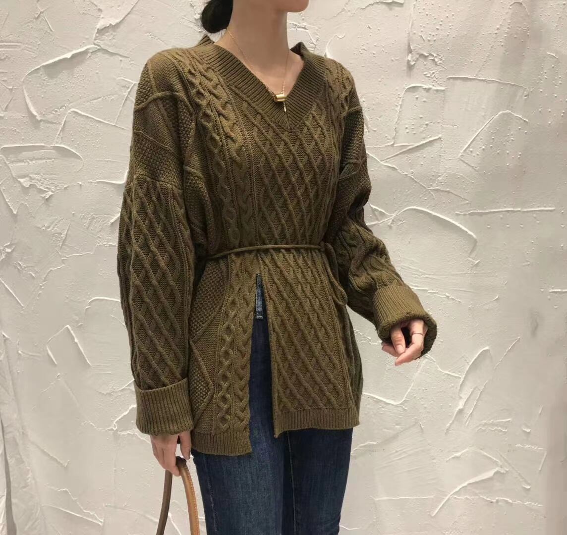 スリット入り　ケーブル編みニットプルオーバー　AJ2205-D02