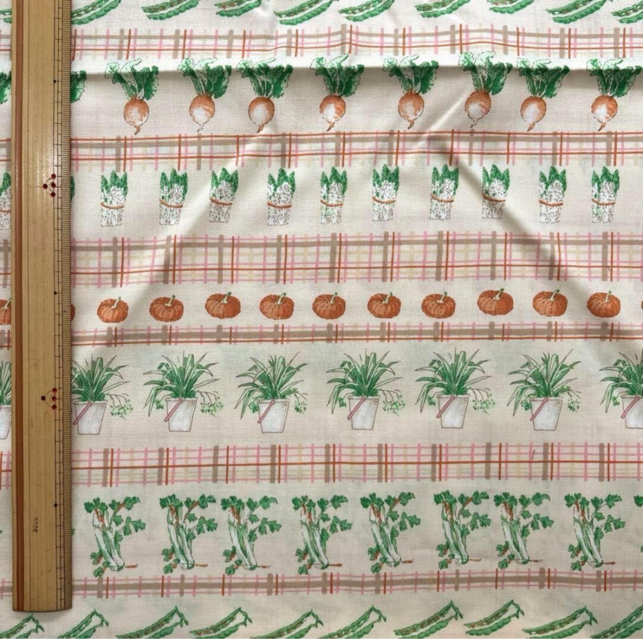 TB890◆2ｍ◆SM◆YUWA◆綿100％シャーティング生地◆野菜柄