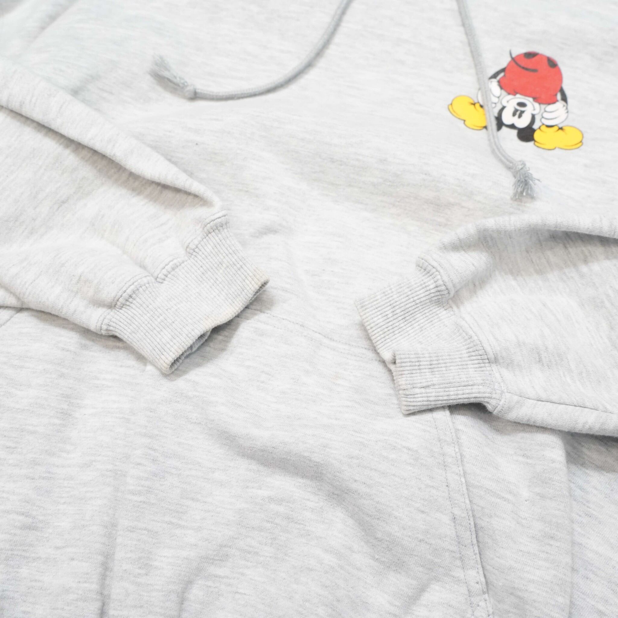 【希少】ミッキー＆CO 逆さまミッキースエットパーカー Mサイズ古着 USA製 希少】ミッキー＆CO 逆さまミッキースエットパーカー Mサイズ古着 USA