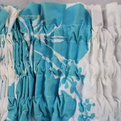 フラダンス 衣装 パウスカート ホワイト系 ALOHA FABRICS ハイビスカス柄 ハワイアンプリント アロハ フラワープリント レッスン 練習 シングル スカート かわいい さわやか おしゃれ 上品 ふんわり ブルー系 白 水色 フラ ダンス ハワイ かわいいデザイン フラダンスイベント