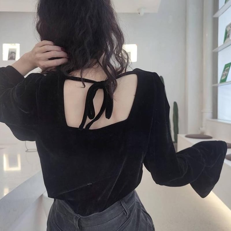 Back open velour pullover V2647