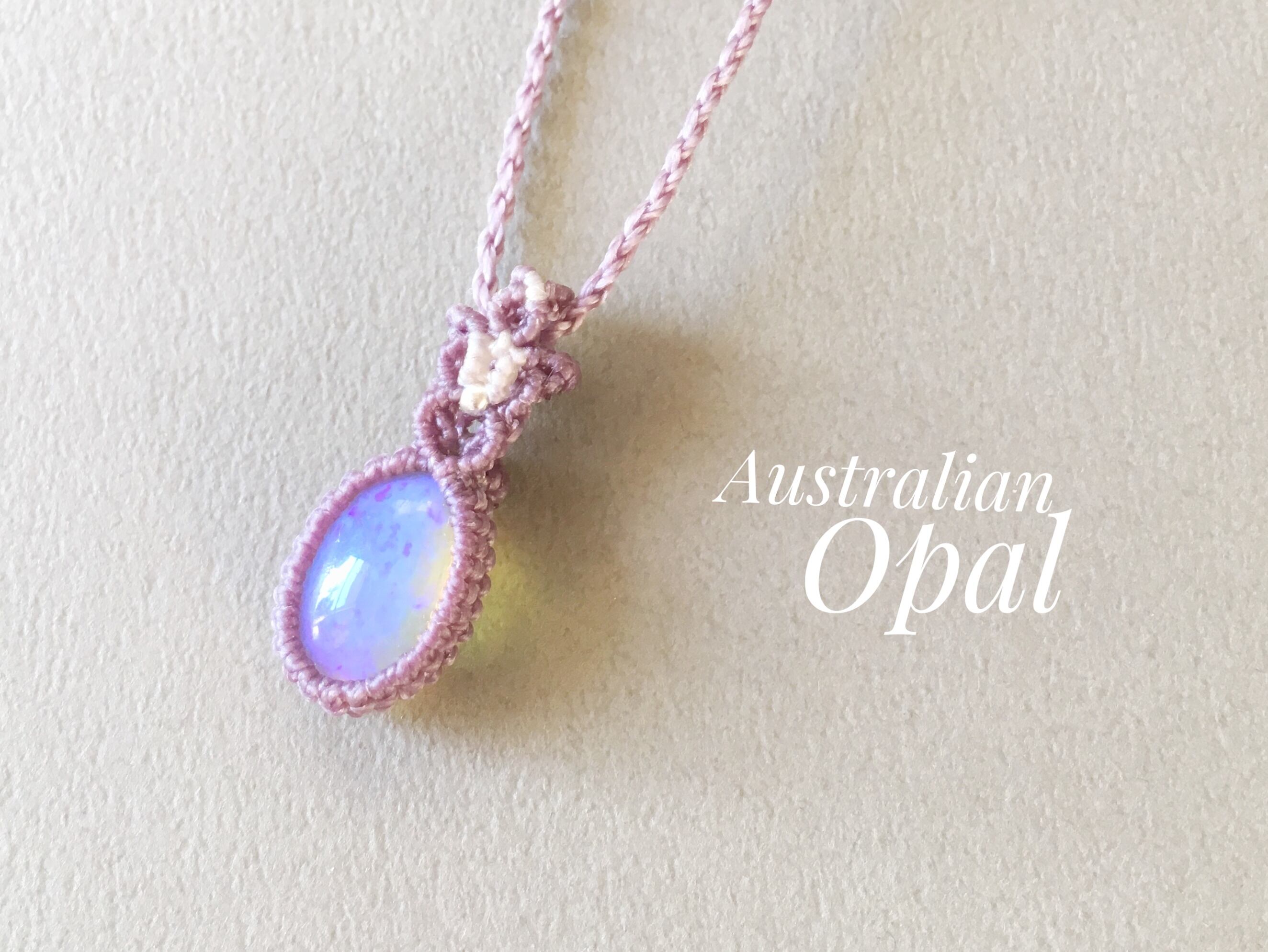 オパール macramé necklace