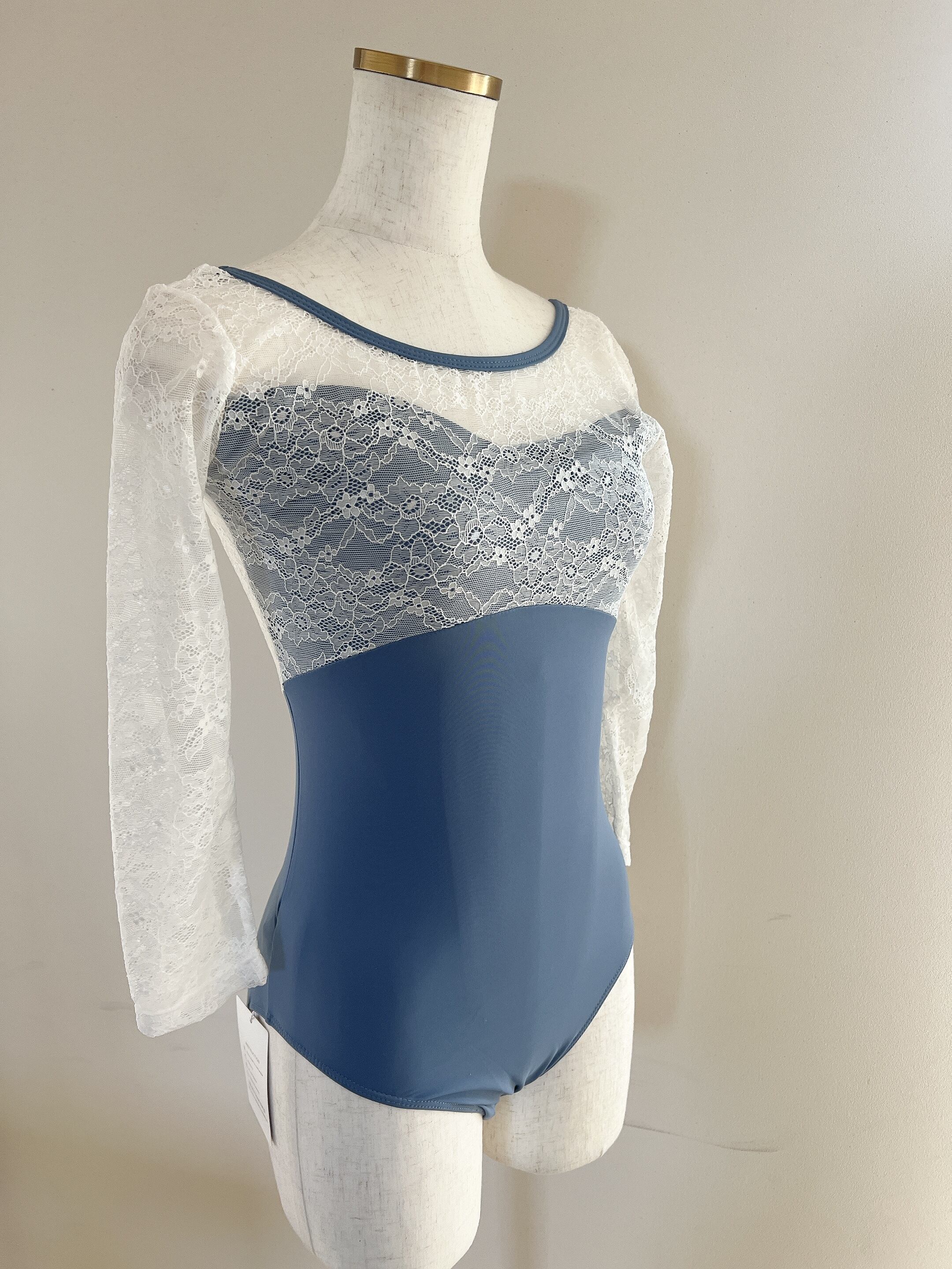 Uネック レーススリーブ バレエレオタード（サックスブルー） | バレエ