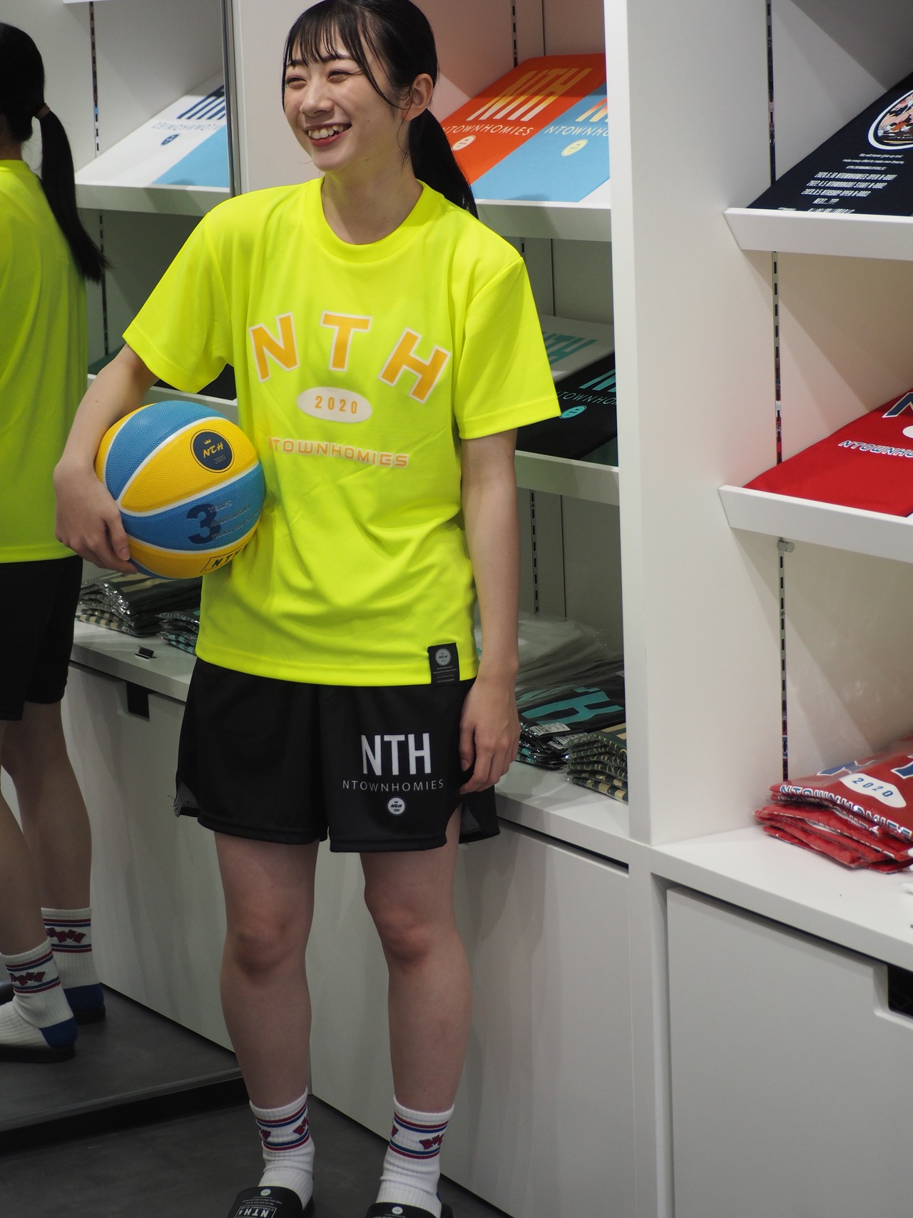 "NTH-TEE CL(DRY)" color Fluorescent yellow×Orange×Cream - 2