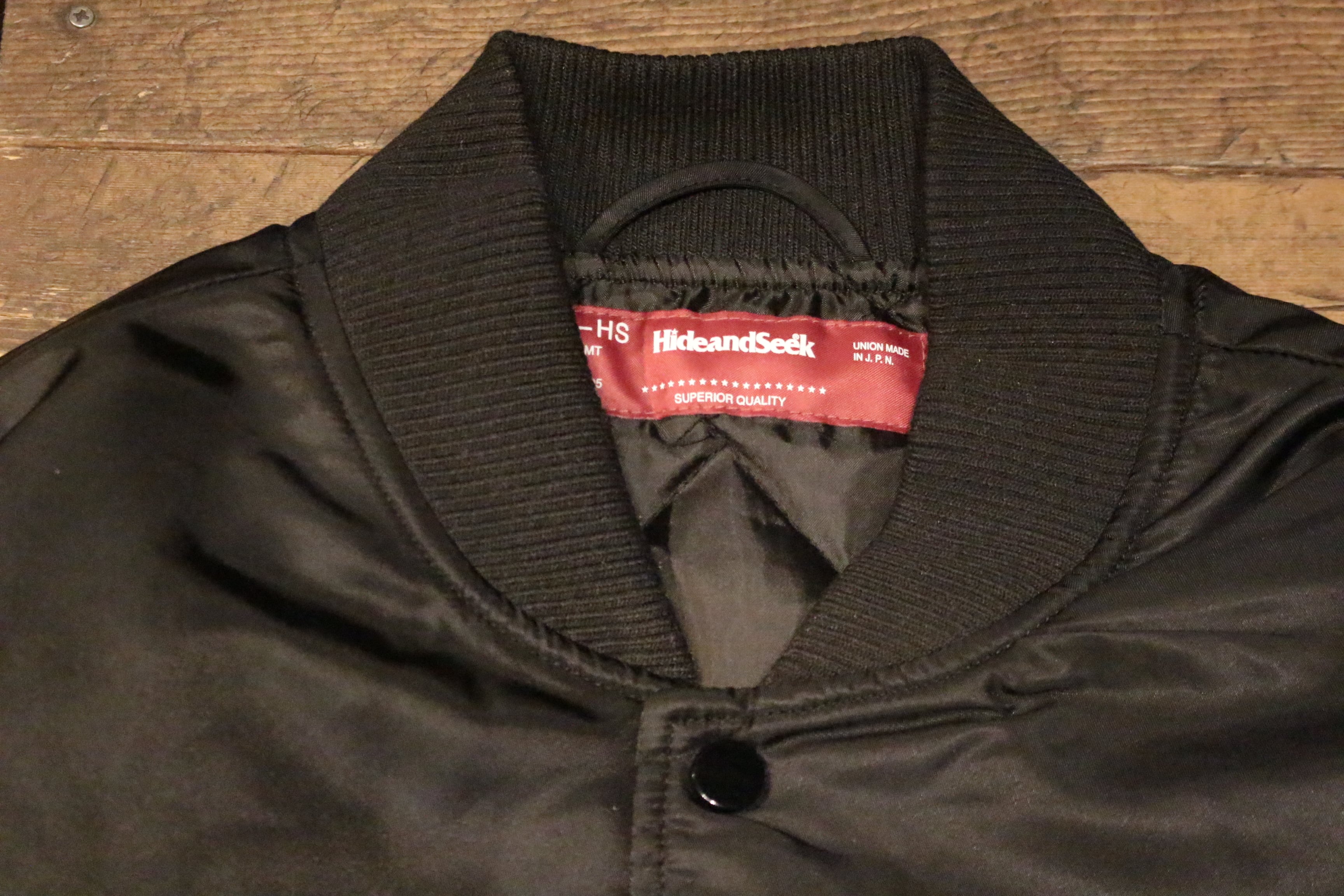 HIDE AND SEEK】Stadium Jacket (25aw) -BLACK (ハイドアンドシーク