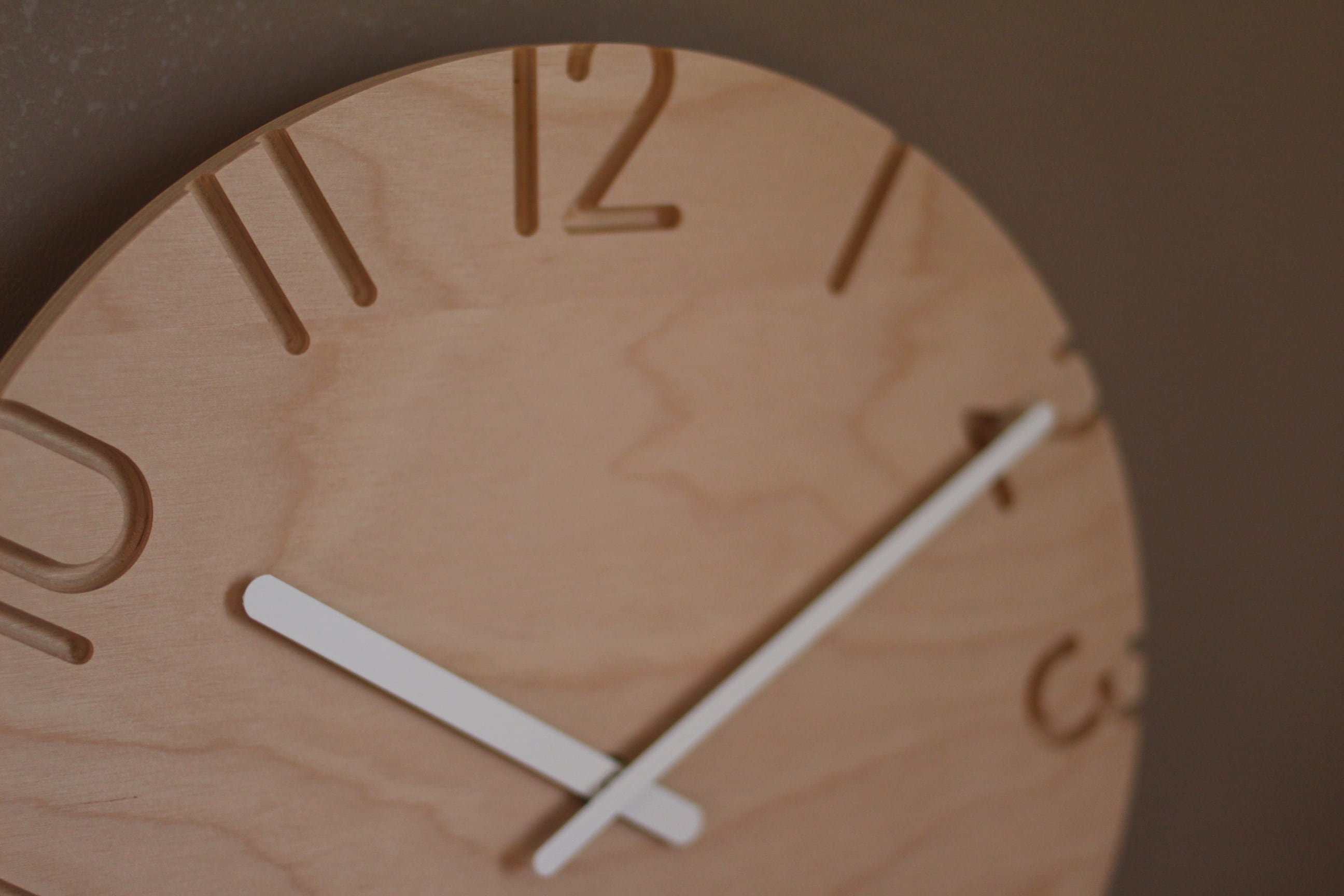 CARVED WOOD BIRCH カーヴド ウッド バーチ ウォールクロック