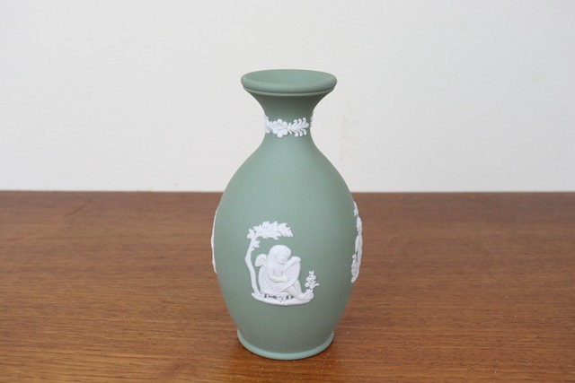 ウェッジウッド　ジャスパー　花瓶　セージグリーン　フラワーベース　WEDGWOOD　イギリス　ヴィンテージ　T83-1