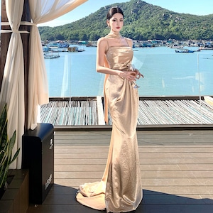 ロングドレス キャバドレス セクシー ゴールド エンゲージ サテン ドレープ キャミワンピ マーメイドライン 誕生日 パーティー JC2-XHY919899