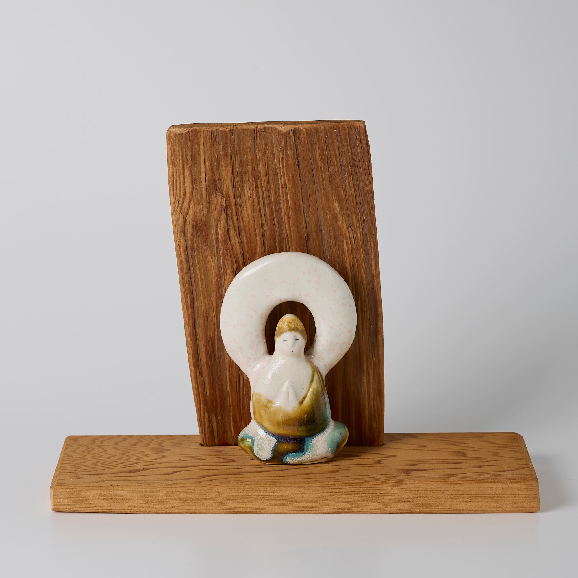 彫刻器 木製台座付き Nagisa工房／陶芸作品／ちいさな仏さま_01(木製台座付き) | Gallery