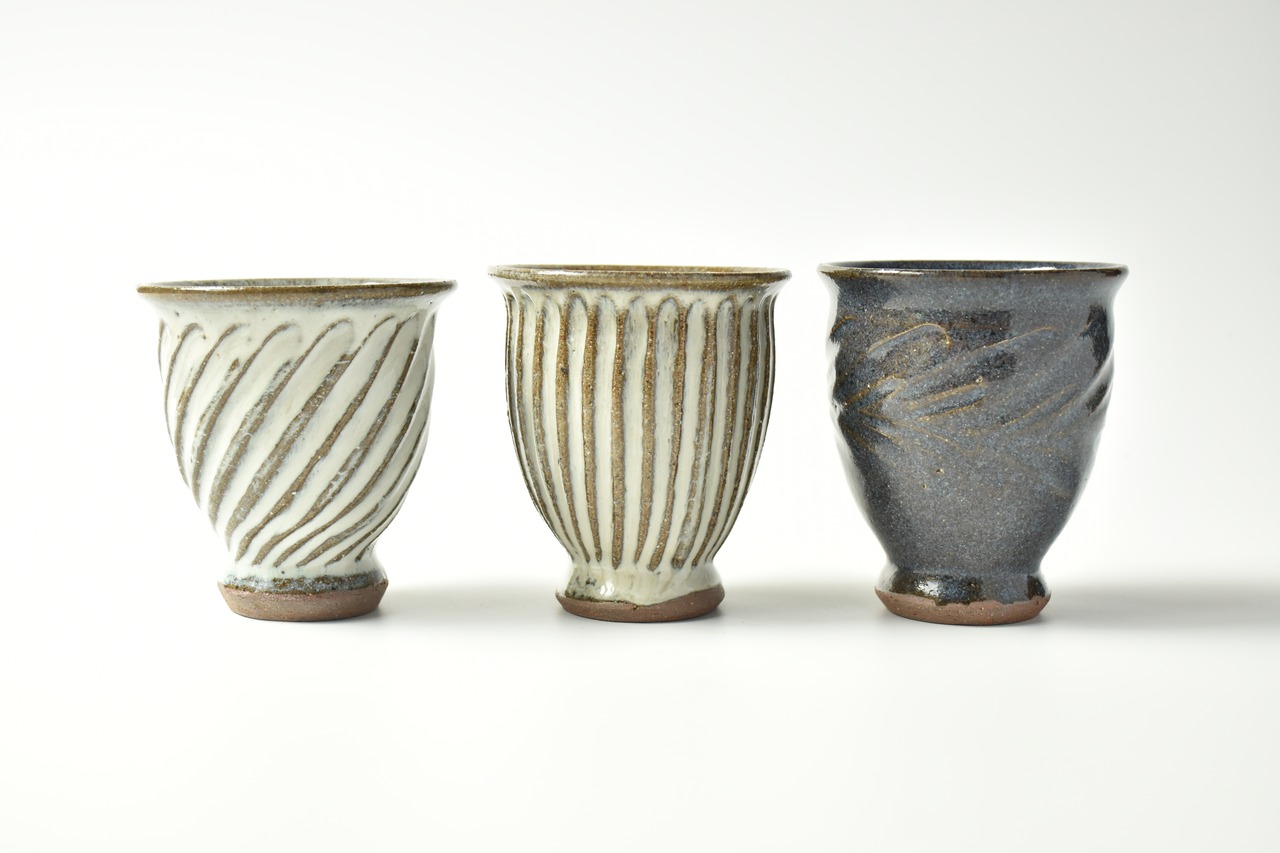 小代瑞穂窯 / 福田るい : しのぎカップ (高) 白 斜めしのぎ