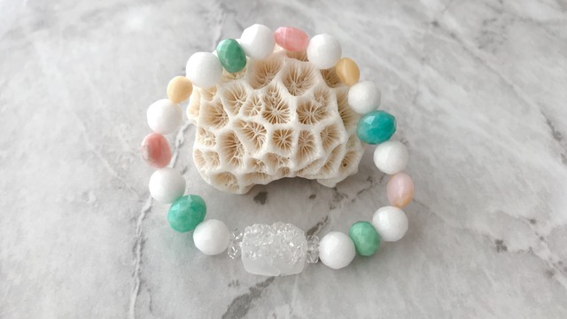 ドゥルージークォーツとカラフルストーンのブレスレット ✧ Drusyquartz × Colorful stones Bracelet