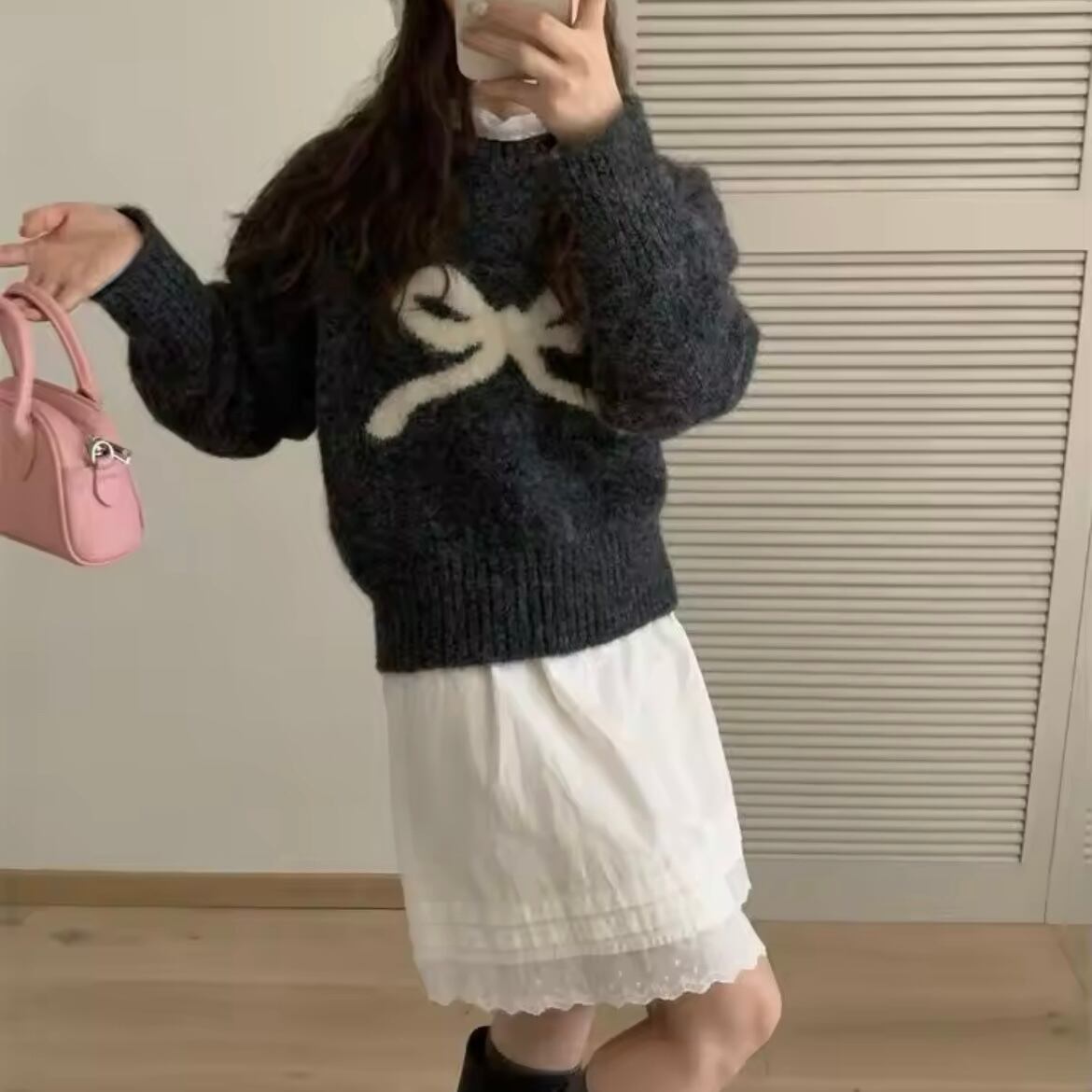 クルーネックリボンニット