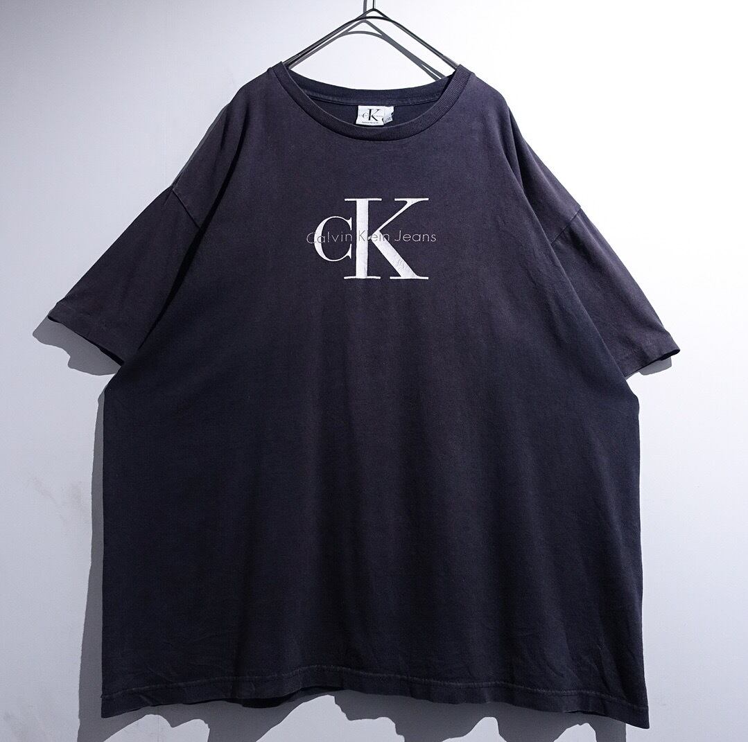 90s "Calvin Klein" Fade Black Logo Print Design T-Shirt