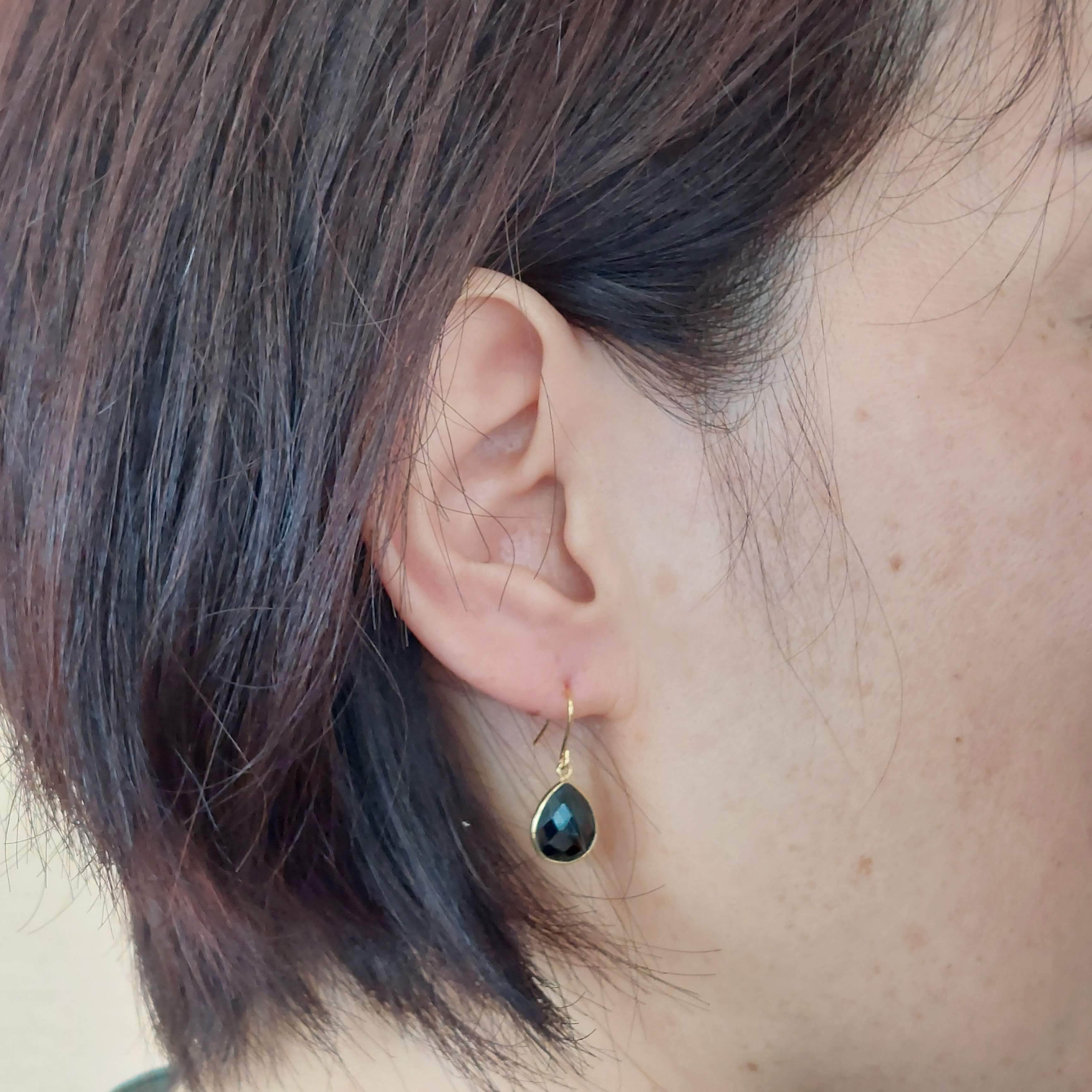 ブラックスピネルピアス | クラシカルな上質パールジュエリーの店