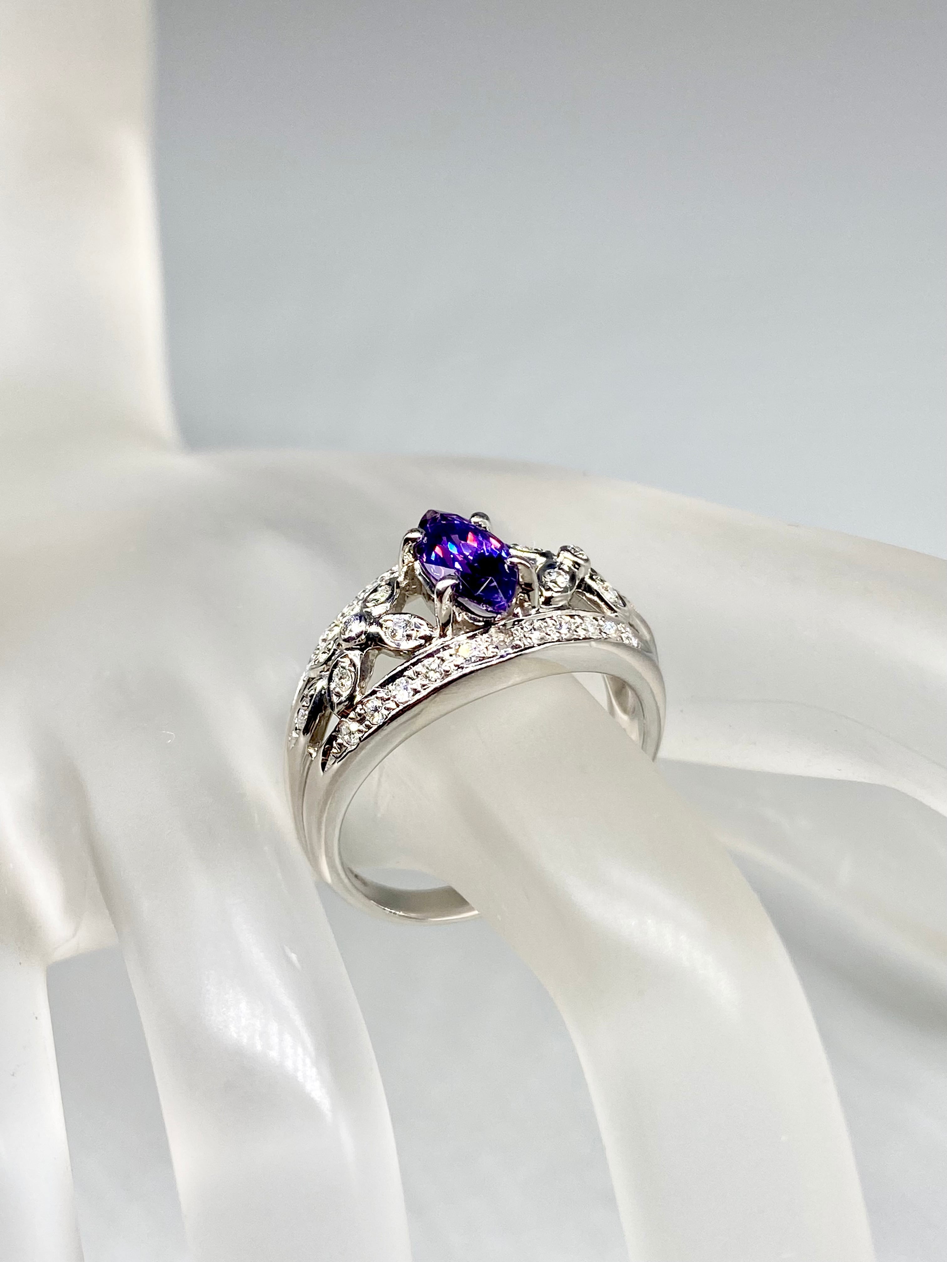 プラチナpt900 リング　バイオレット　スターサファイア　ダイヤ　16号 バイオレットサファイア 1.23ct / ダイヤモンド 計0.27ct Pt900 リング