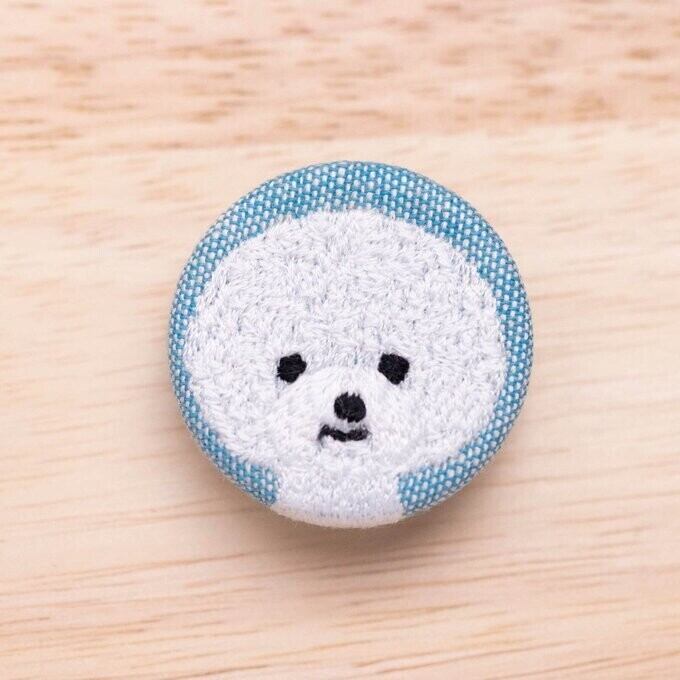 刺繍くるみブローチ(青)ビション