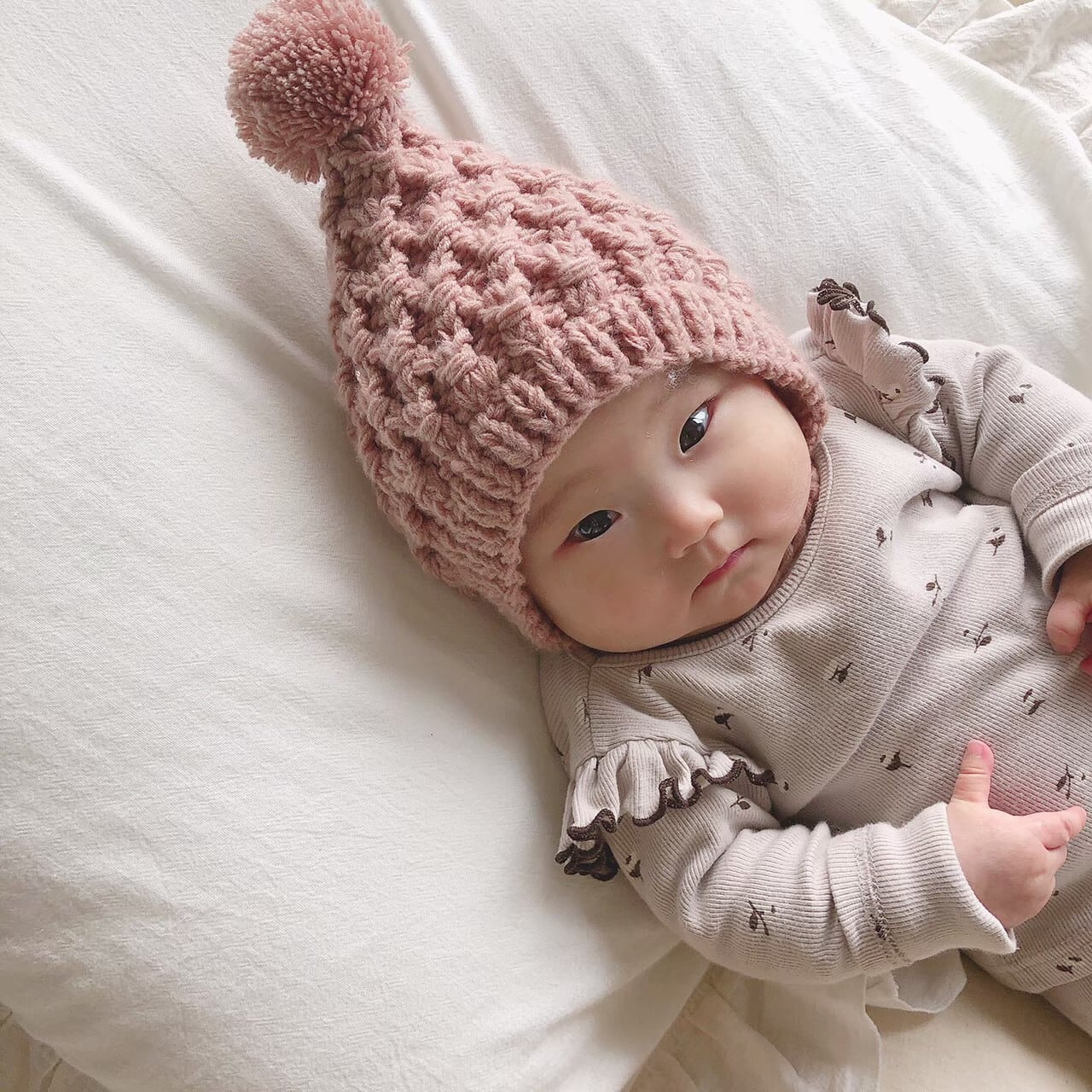 ぽんぽん付きニットボンネット