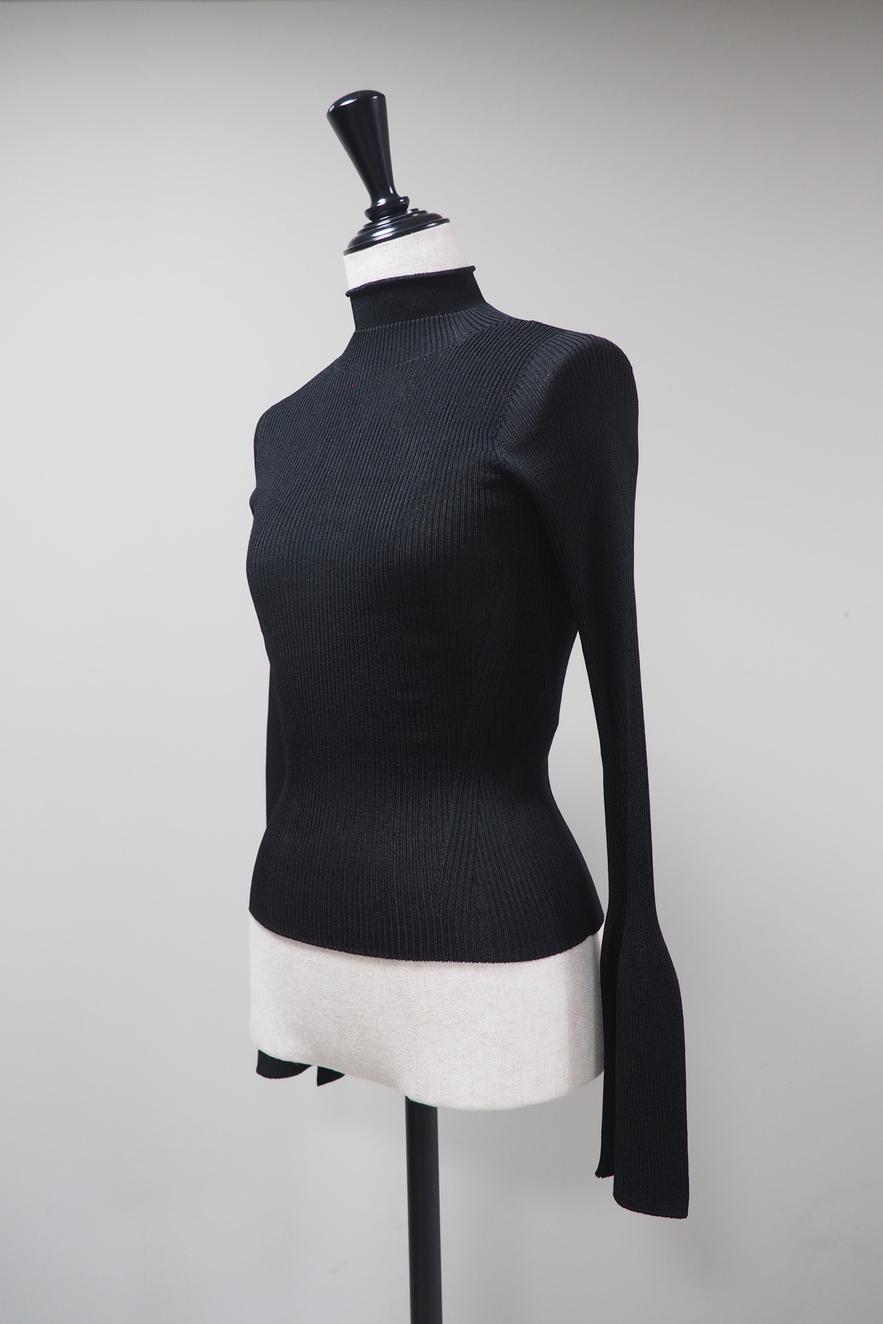 CFCL】SOFT PORTRAIT LONG BELL SLEEVE TOP -BLACK- | loop