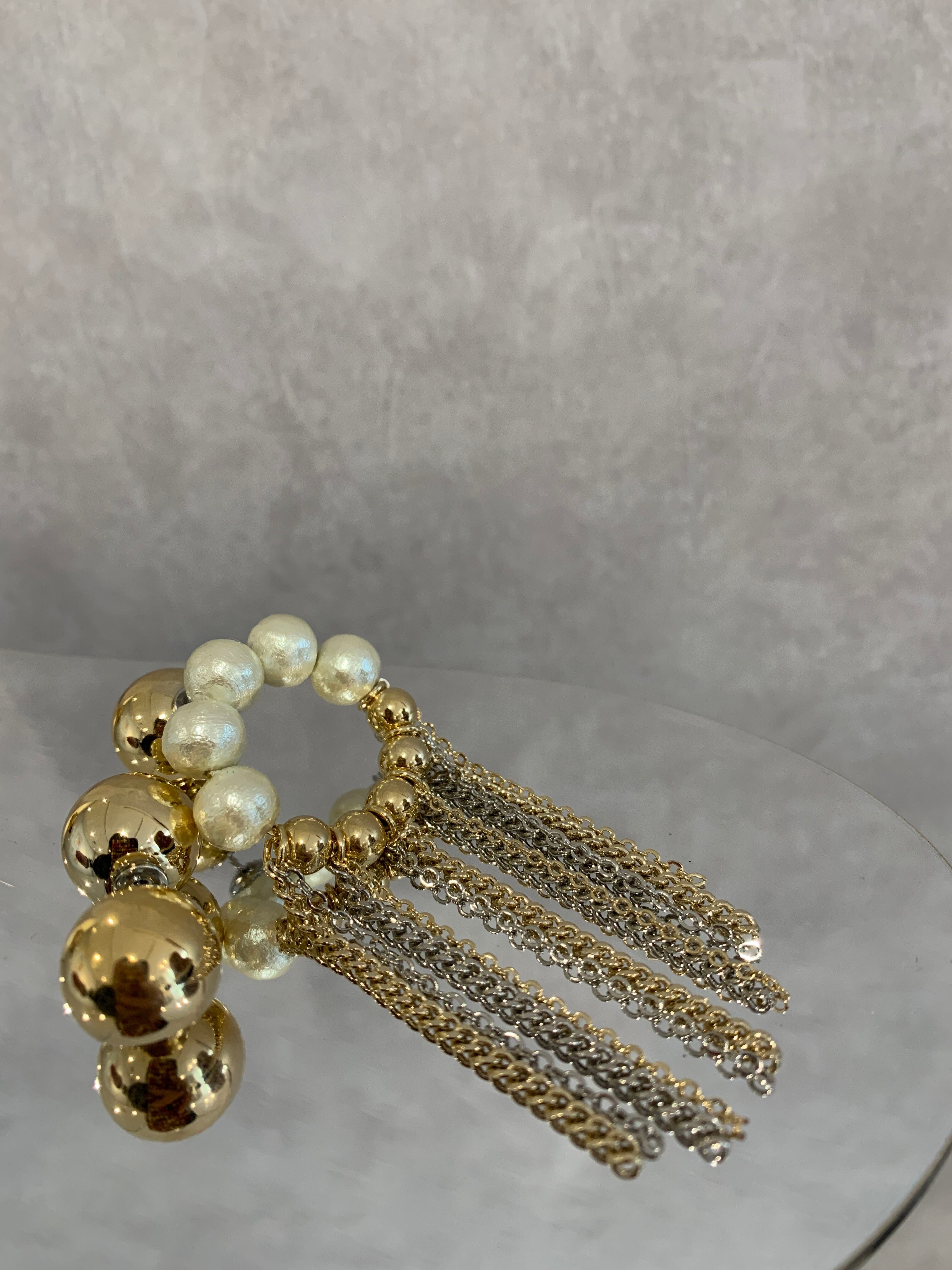 cotton pearl circle chain asymmetry