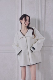 Big collar tweed coat