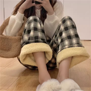 【送料無料】 パンツ 6色 ワイドパンツ フレアパンツ ボトム フレア Aライン ロング マキシ アンクル丈 ポケット 裏起毛 薄手生地 裏地 あったか かわいい 大人可愛い 大人女子 綺麗 シンプル カジュアル おしゃれ お洒落 こなれ感 ラフ コンサバ 着痩せ レディライク ヘルシー 冬 30代 40代 レディース 女性用 お出かけ 休日 お茶会 アウトドア 着回し 普段使い オルチャン 韓国系 ファッション 体型カバー プチプラ 定番 デイリーユース オーバーシルエット   防寒 履く毛布