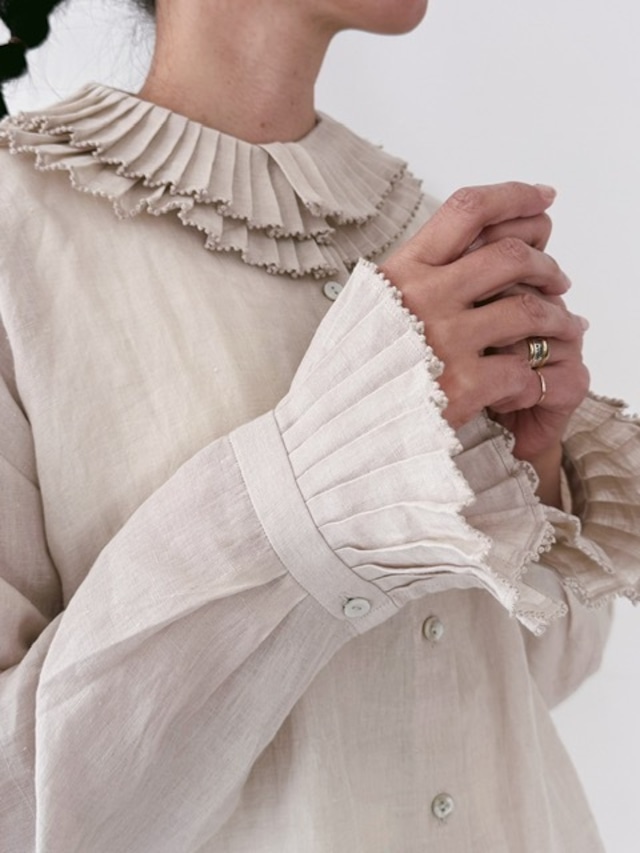 BUNON / khadi linen tuck collar blouse
