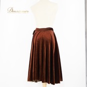 社交ダンス 衣装 スカート ブラウン系 チャコット Chacott 茶 巻きスカート ベロア 光沢 高級感 上品 レッスン 練習 かわいい 紐 ダンス衣装 柔らかい生地 ひらひら クリーム色