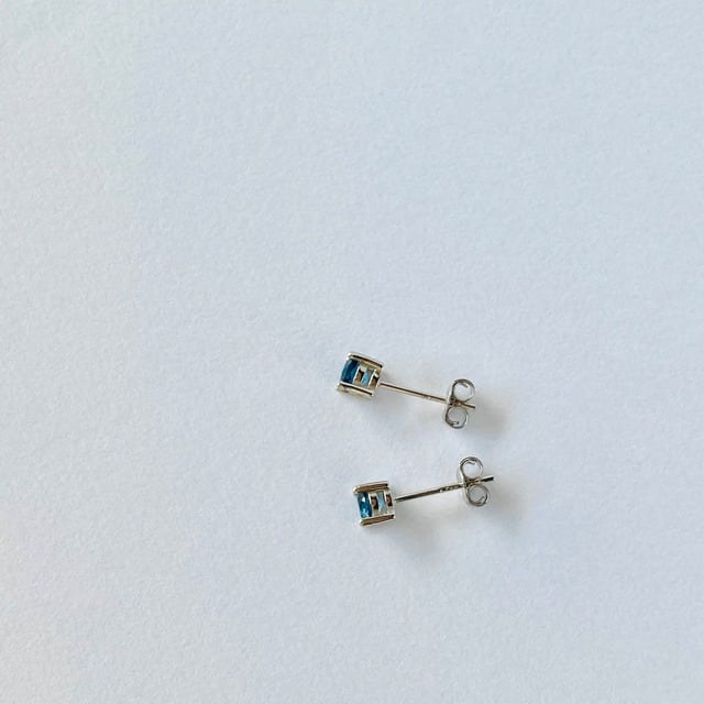 Silver925】ロンドンブルートパーズピアス 宝石質 高品質 エメラルド