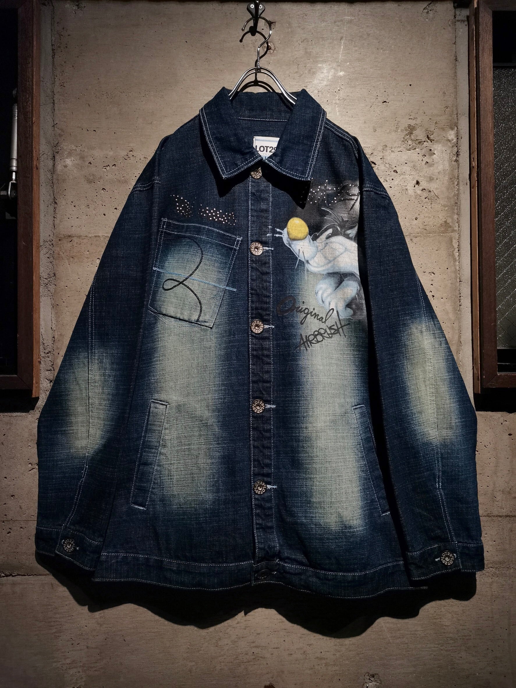 Caka】Looney Tunes Spray Art Design Vintage Loose Denim Jacket 