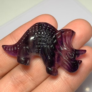 3.恐竜・トリケラトプス☆フローライトペンダントトップ