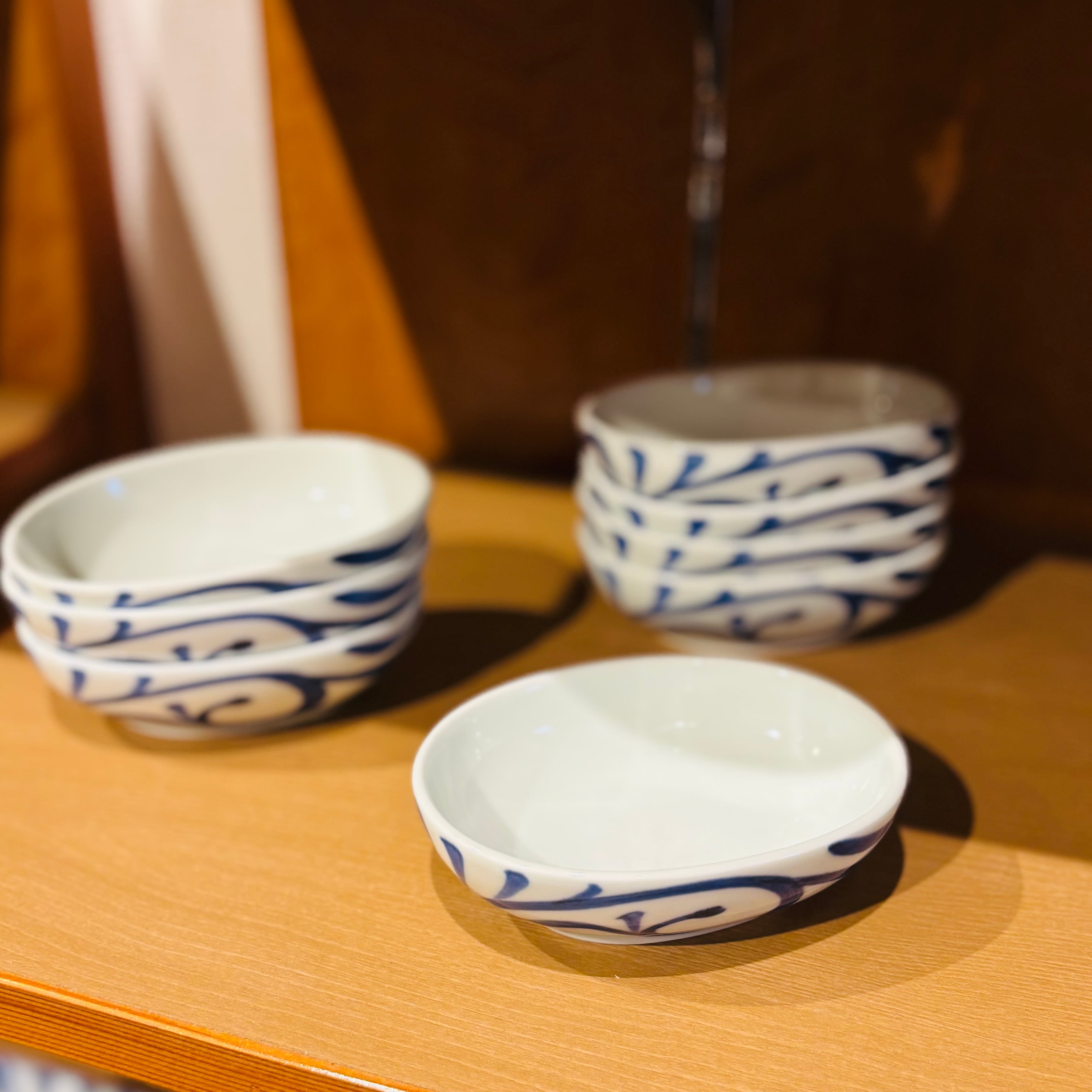 砥部焼／梅山窯】舟形小鉢（唐草） | 砥部焼専門店／砥部焼の浜陶