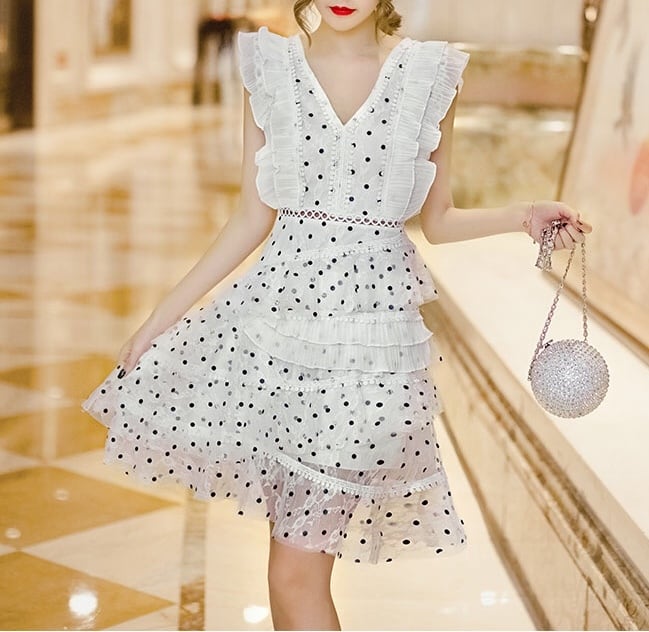 寿りりか様着用】ホワイトドットフリルワンピース | ROSE AURA 