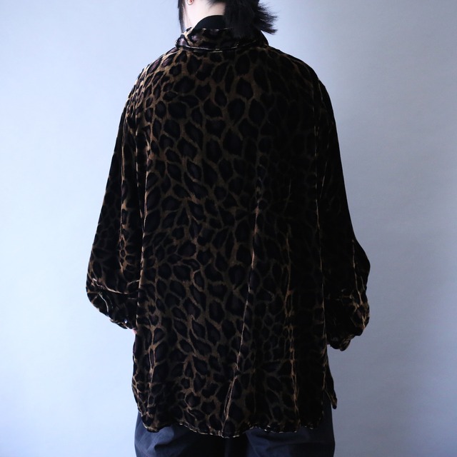 "DENIM&Co" leopard pattern XX over silhouette velours shirt